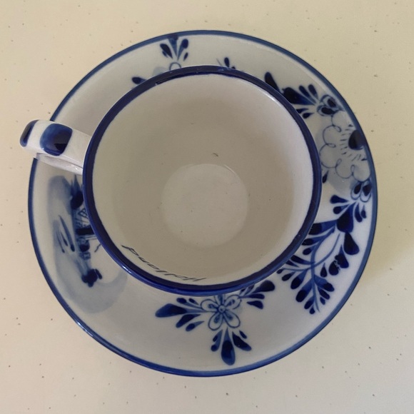 Delft Floral Blue and White Teacup and Saucer Set - Picture 9 of 10